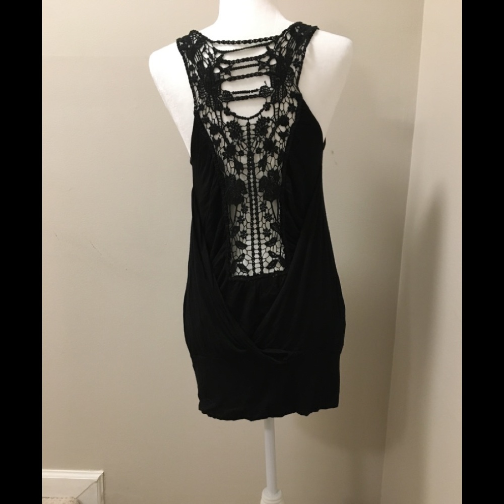 ARDEN B black long tank top